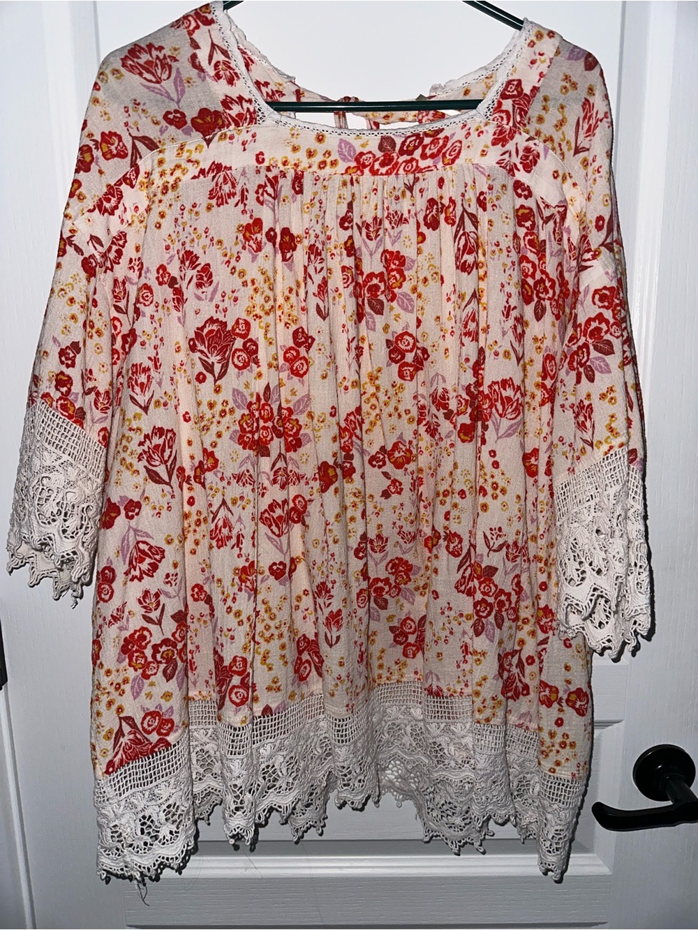 Free People White Red Floral Crochet-Trim Peasant Blouse